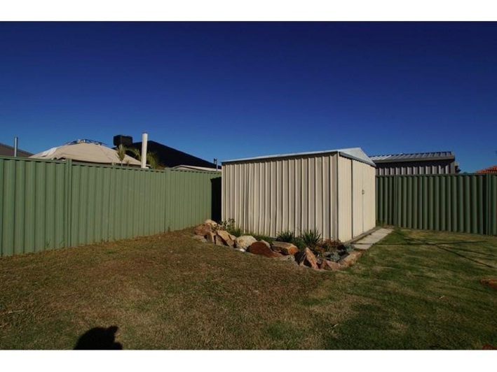 Ravenswood, 5 Cooeyup Close – $389,000