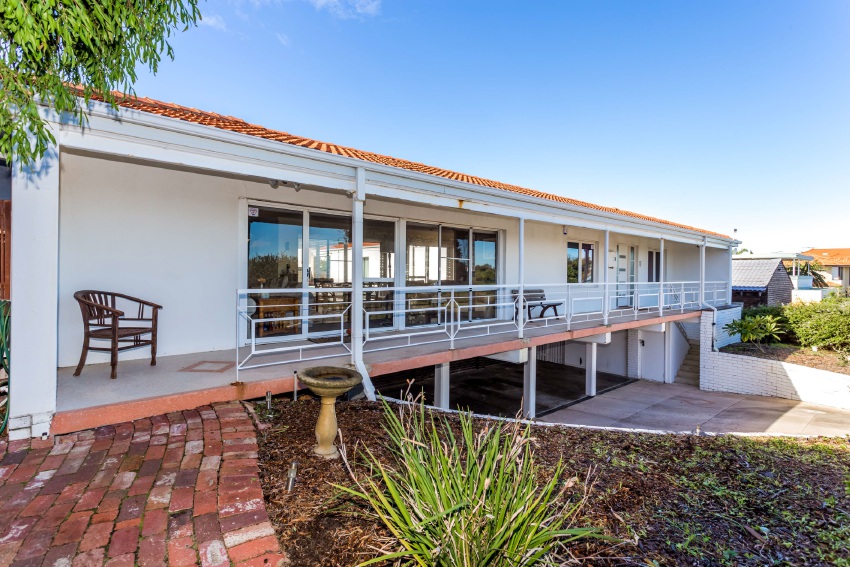 City Beach, 34 Chipping Road – Auction, June