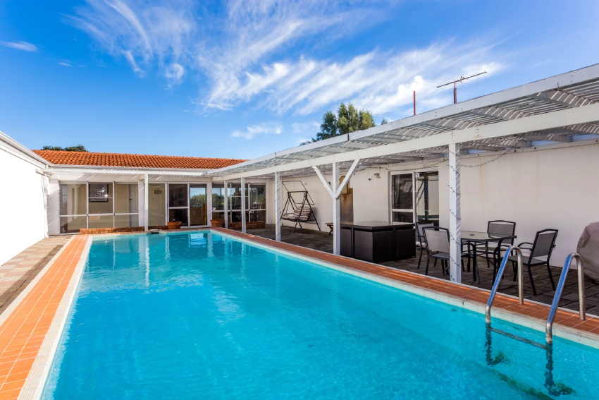 City Beach, 34 Chipping Road – Auction, June