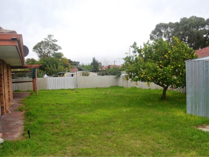 Cooloongup, 5 Rakoa Place- $320,000