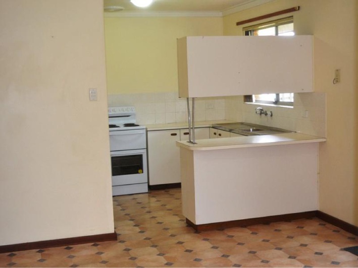 Cooloongup, 5 Rakoa Place- $320,000