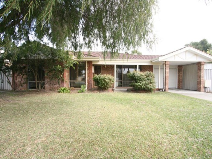 Safety Bay, 12 Acapulco Road – $349,000