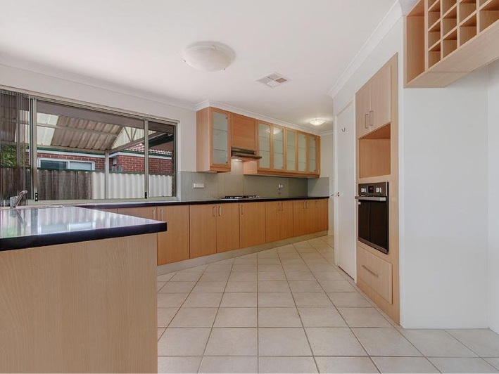 Port Kennedy, 15 Fontenay Court ? From $449,000