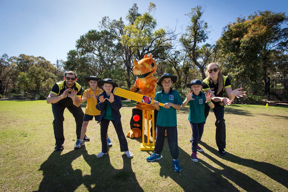 Ryan Duffield, Oscar Coote, Sabrina Santaro, Mascot, Ngaro Parkinson, Ruby Blake and Melissa Cameron.