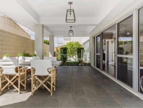Shoalwater, 143 Gloucester Crescent – Auction