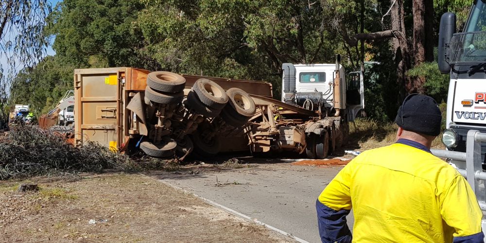 Mundaring traffic chaos on Great Eastern Hwy after truck rollover Community News Group Mundaring traffic chaos on Great Eastern Hwy after truck rollover Community News Group
