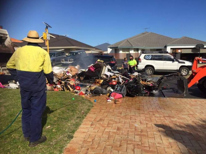 Workers lucky to be uninjured following Port Kennedy gas bottle
