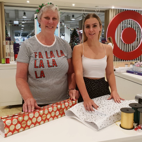 Clarkson Ocean Keys gift wrapping raises funds for Soroptimist