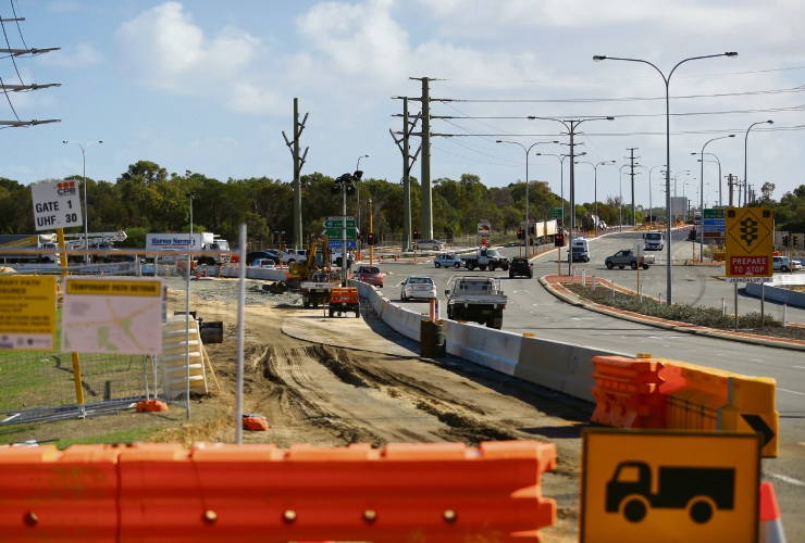 Main Roads delays weekend closure for busy Wanneroo Road intersection