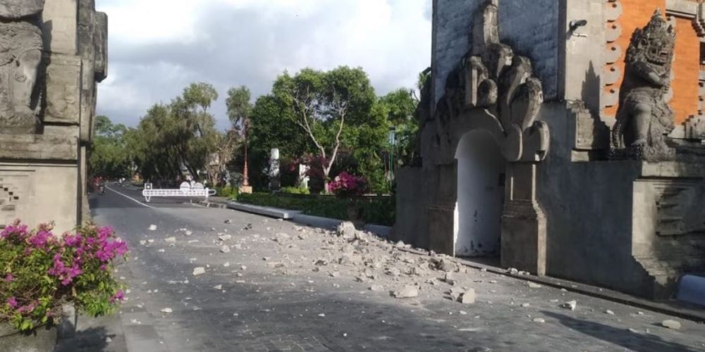Undersea quake near Indonesia's Bali causes panic, minor damage