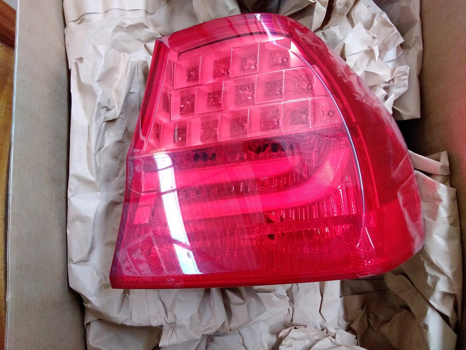 2010 Bmw 3 Series Right Taillight View Auto part Right Taillight Bmw 3 Series 2010