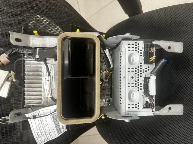 View Auto part Radio/Cd/Dvd/Sat/Tv Ford Territory 2015