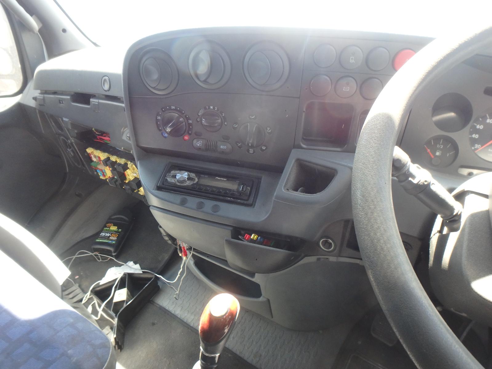 View Auto part Right Front Door Iveco Daily 2006