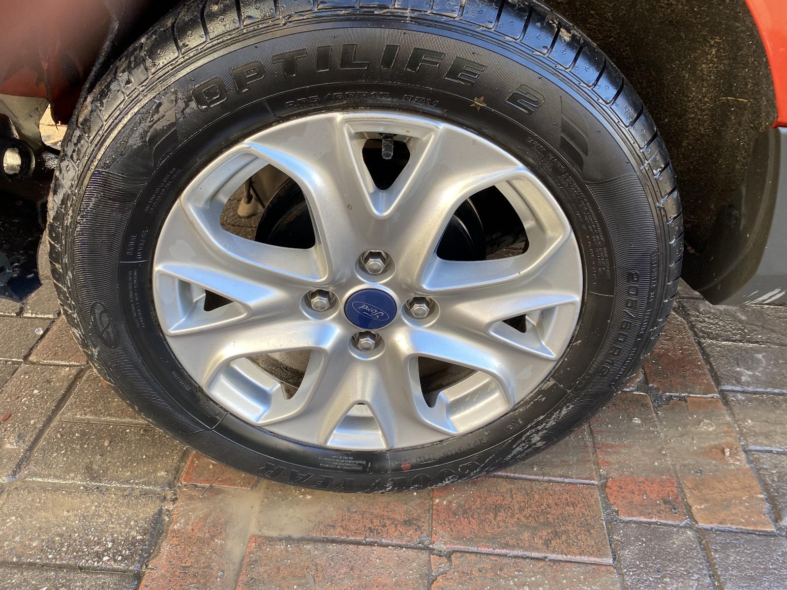 View Auto part A/C Compressor Ford Ecosport 2015