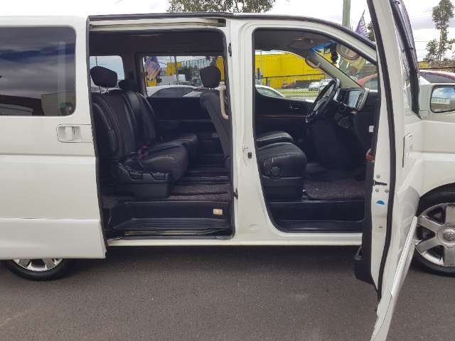Nissan elgrand highway star