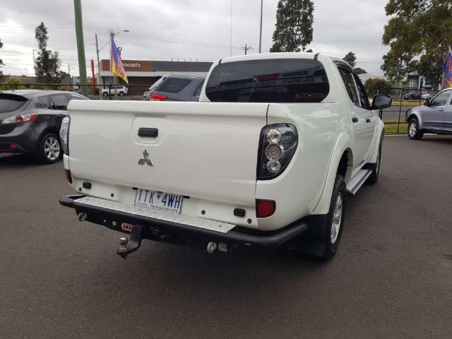 Mitsubishi triton diesel automatic 