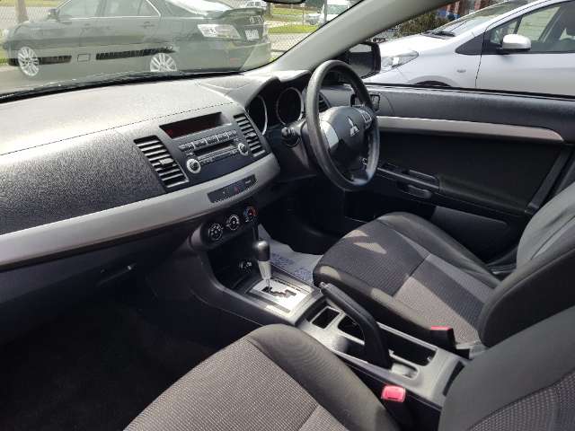 Mitsubishi lancer automatic 