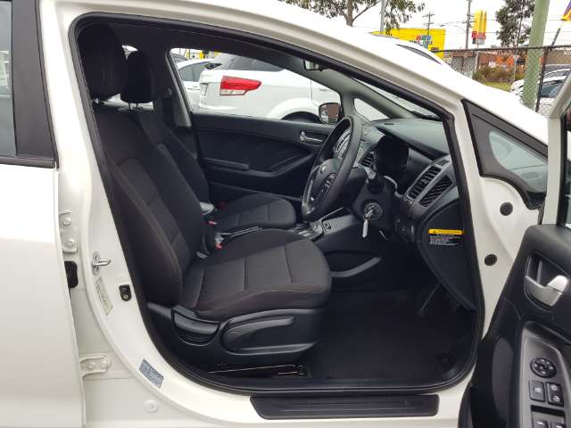 Kia cerato 