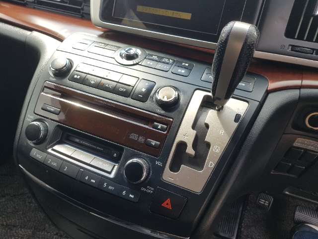 Nissan elgrand highway star