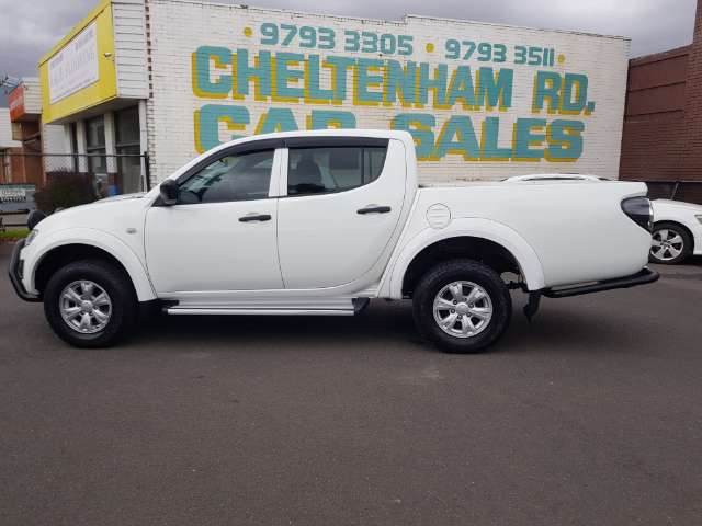 Mitsubishi triton diesel automatic 