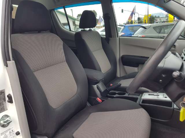 Mitsubishi triton diesel automatic 