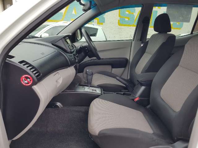 Mitsubishi triton diesel automatic 