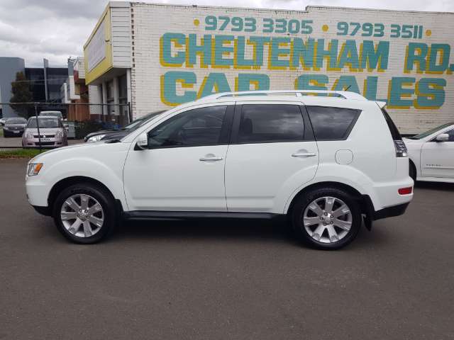 Mitsubishi outlander AWD automatic