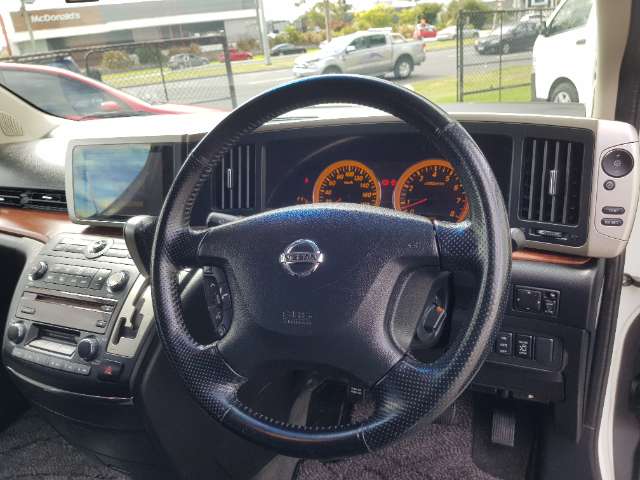 Nissan elgrand highway star