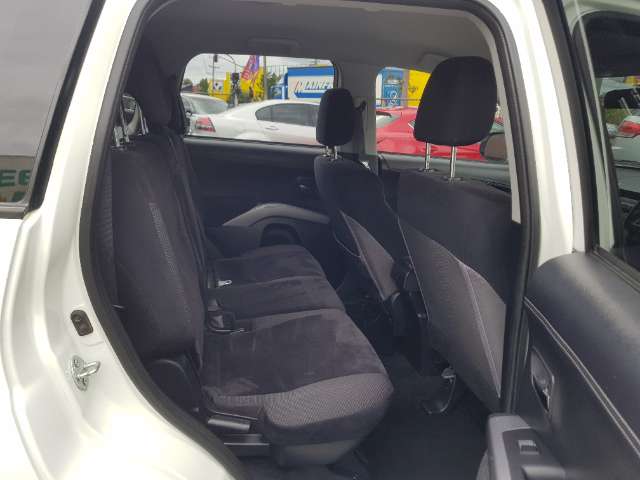 Mitsubishi outlander AWD automatic