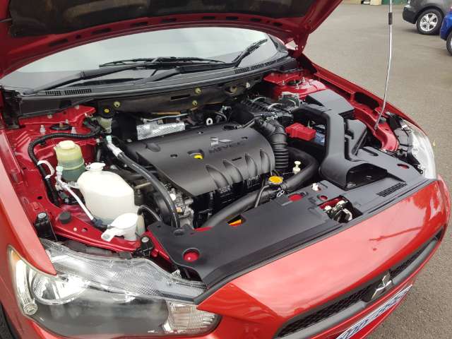 Mitsubishi lancer automatic sedan 