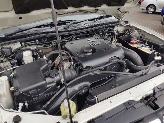 Mitsubishi triton diesel automatic 