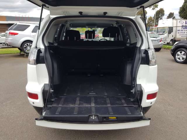 Mitsubishi outlander AWD automatic