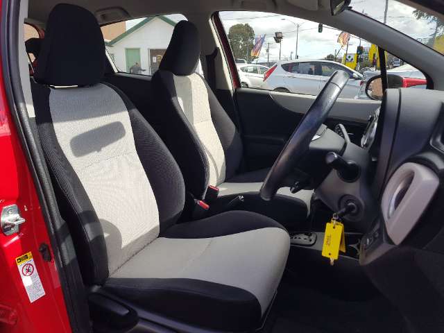 Toyota yaris YRS automatic 