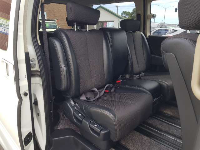 Nissan elgrand highway star