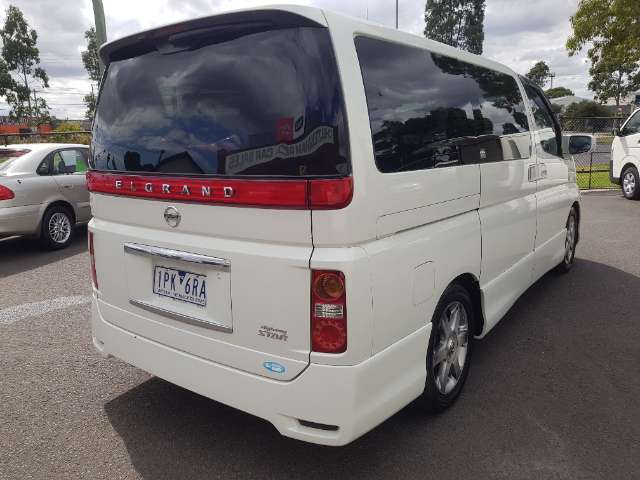 Nissan elgrand highway star