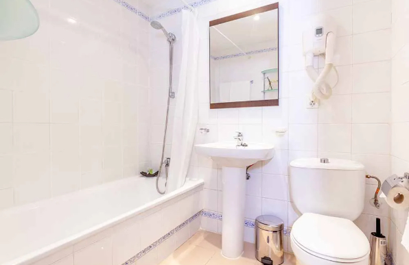 Ramada Hotel&Suites Marina Park