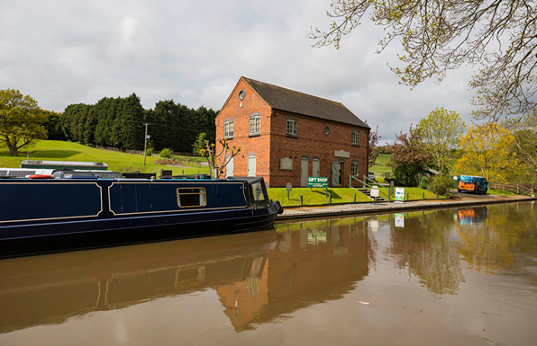 Canal Boat Club At Springwood Haven