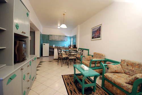 Dive Inn Resort