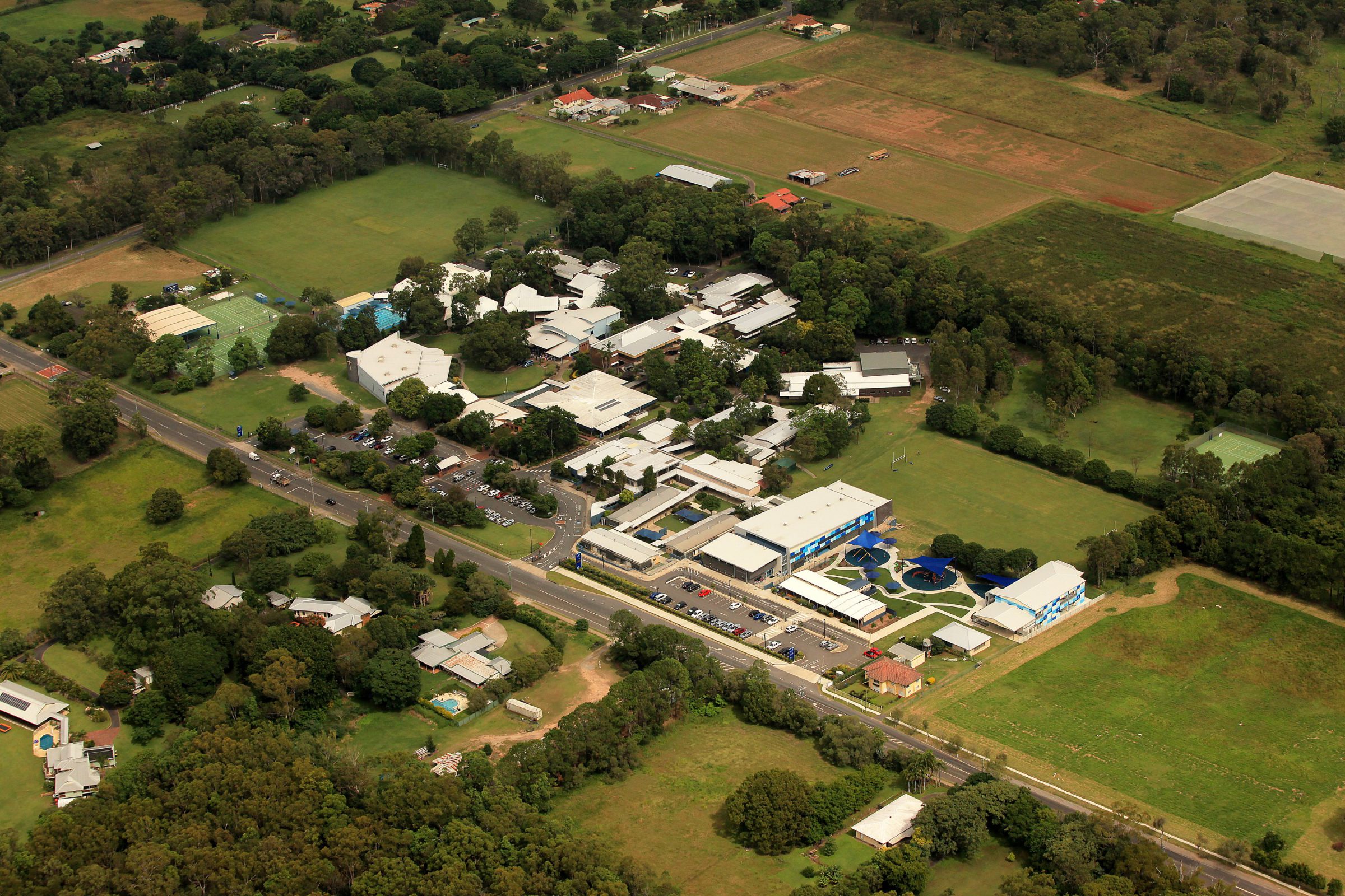 Redeemer Lutheran College Coeducational Redeemer Lutheran College