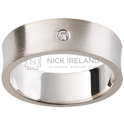 GW1 / 18ct White Gold Diamond set Wedding ring