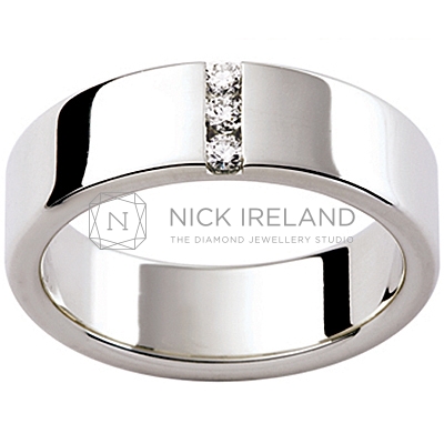 GW6 / 18ct white gold diamond set Gents wedding ring