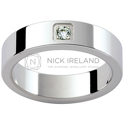 GW7 / 18ct White gold diamond set Gents wedding ring