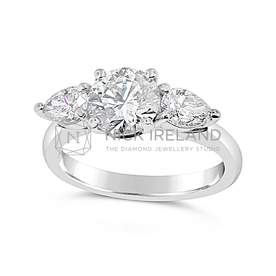 TDR39/ 18ct White Gold 1ct Diamond 3 Stone Ring