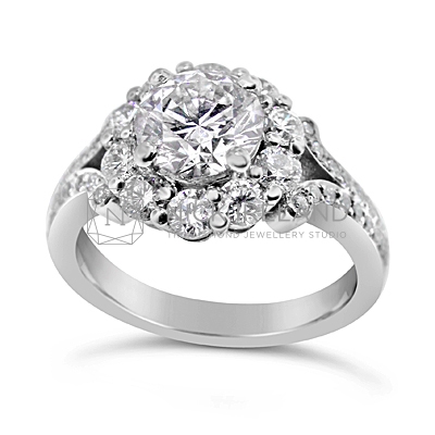 TDR30/ 18ct White Gold Diamond Cluster Ring