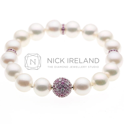 PJ16 / South Sea Pearl and Argyle Pink Diamond Bracelet