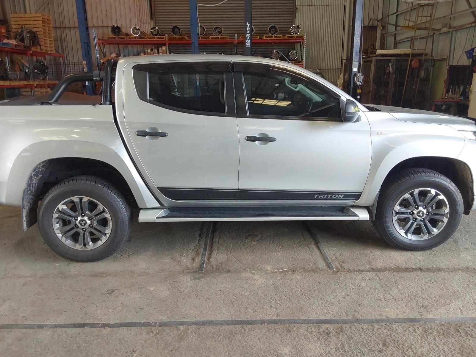 View Auto part Air Cleaner Duct/Hos Mitsubishi Triton 2019