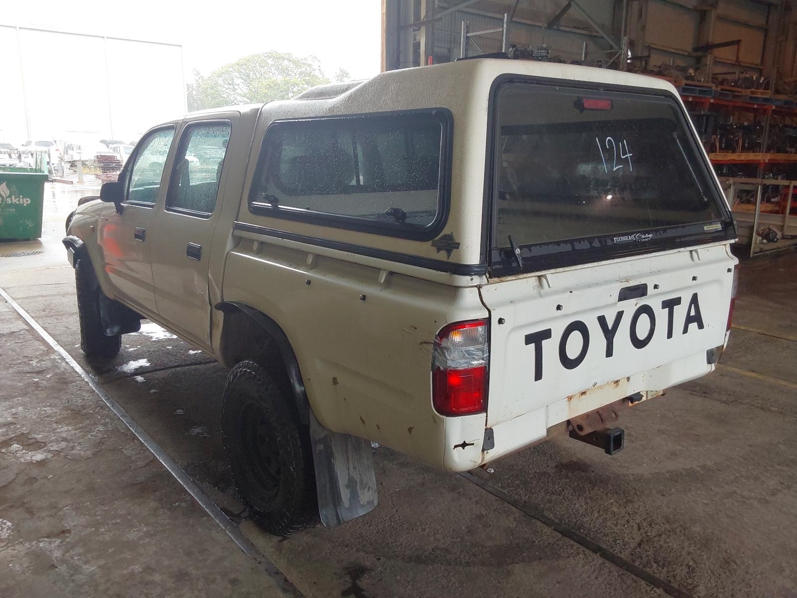 View Auto part Master Cylinder Toyota Hilux 1999