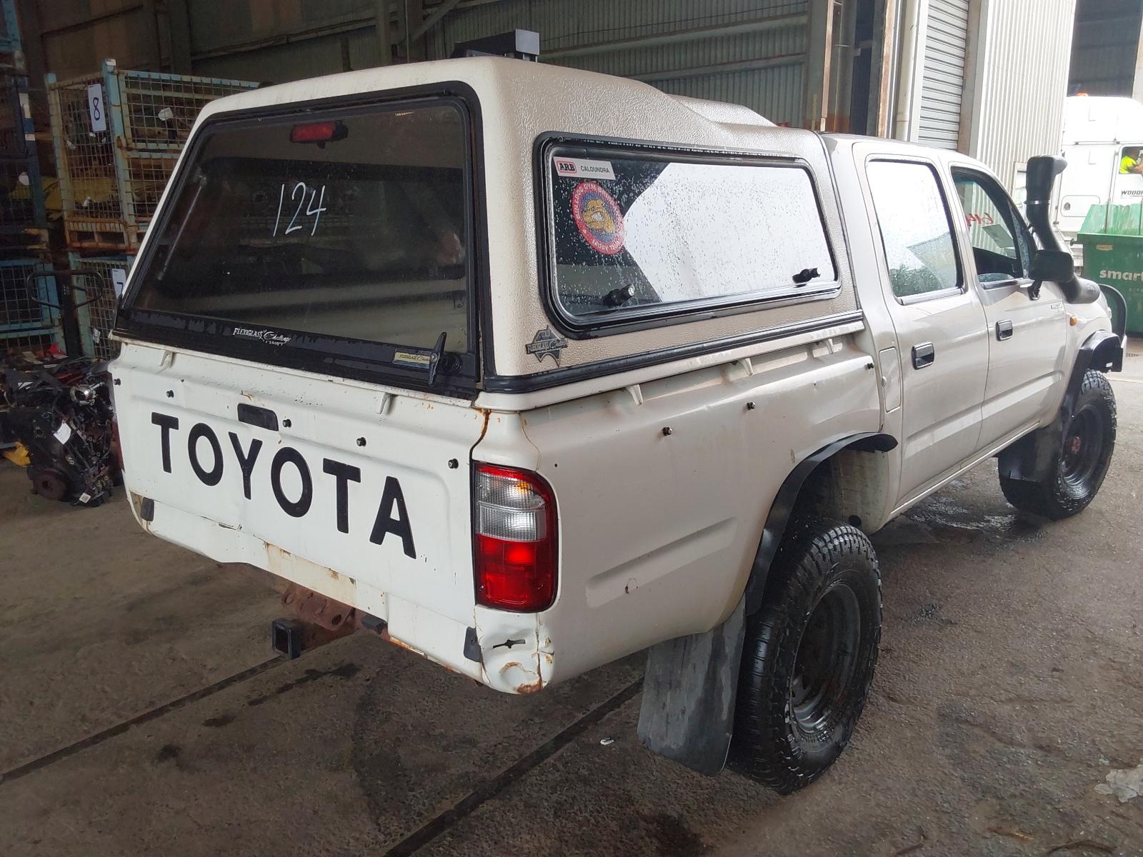 View Auto part Master Cylinder Toyota Hilux 1999