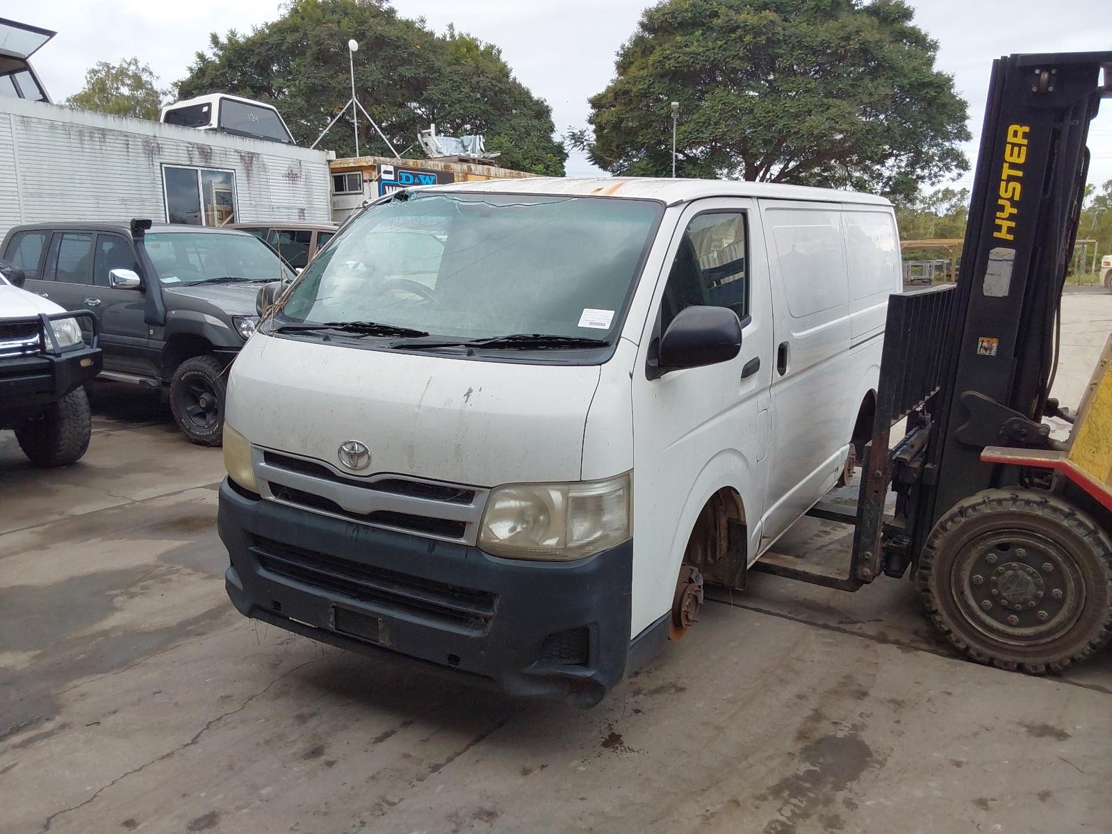 View Auto part Grille Toyota Hiace 2011