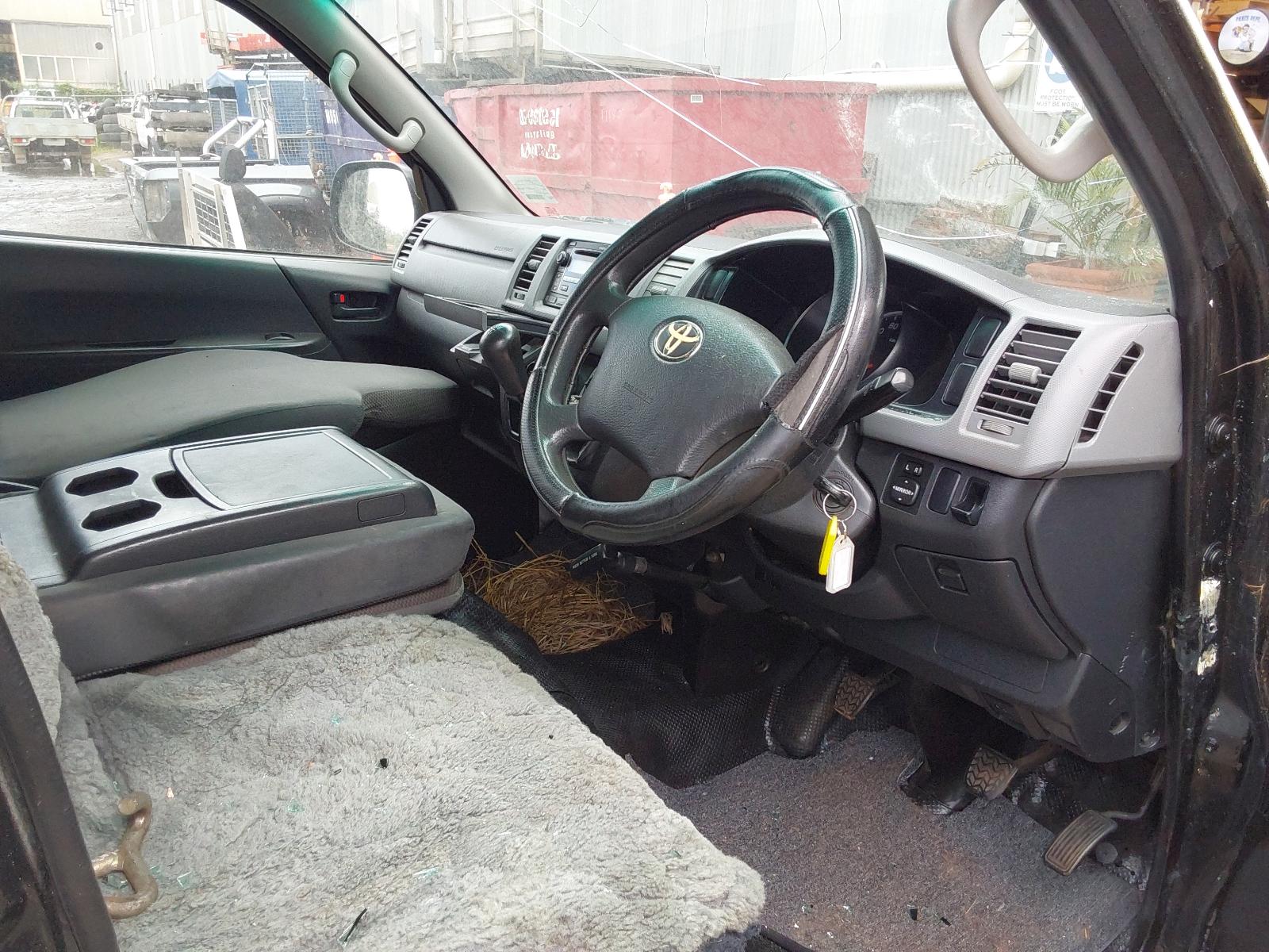 Dashboard Of Toyota Hiace Model 2011 2011 Toyota Hiace Rear Drive